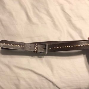 {Cherokee} leather belt